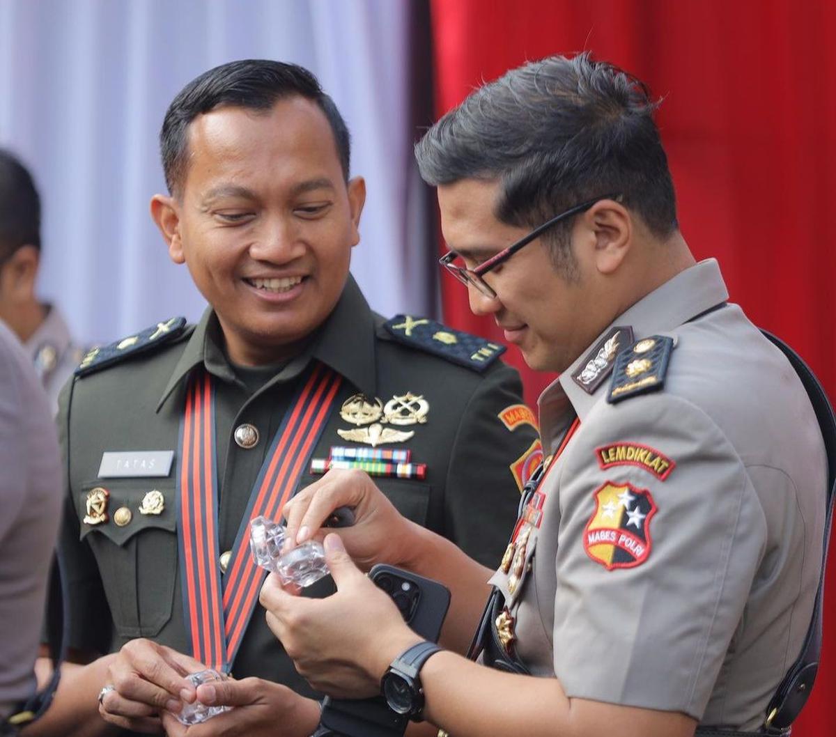Fahrul juga menuliskan pesan kepada dirinya sendiri semoga bisa amanah dalam menjalani tugas barunya itu. "Bismillah semoga amanah 🔥🔥," tulisnya.<br>