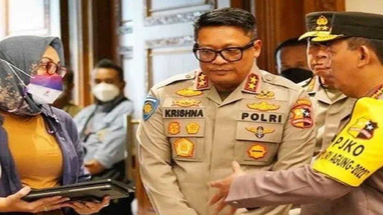 Momen Irjen Krishna Murti jadi Dosen Hukum di UGM, Keras Sentil Netizen 'Kalau Ada yang Tanya Kasus Vina Diblok