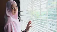 Anak Risty Tagor Tak Mirip Stuart Collin?