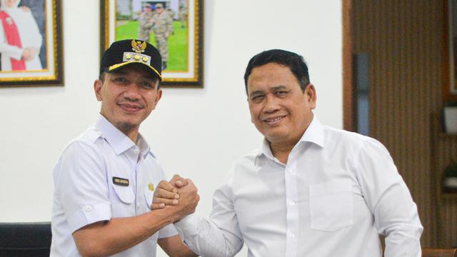 Bupati Lebak, Hasbi Jayabaya dan Wakil Bupatinya Amir Hamzah berdamai dan mengakhiri konflik