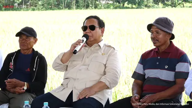 Presiden Prabowo Subianto saat menghadiri panen raya di Majalengka, Jawa Barat.