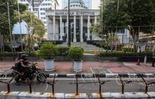 FOTO: Penampakan Beton Berduri Melapisi Penjagaan Gedung Mahkamah Konstitusi Jelang Sidang Perdana Perselisihan Hasil Pemilu 2024