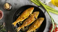 6 Cara Menggoreng Ikan agar Kulit Tidak Lengket dan Tidak Sobek