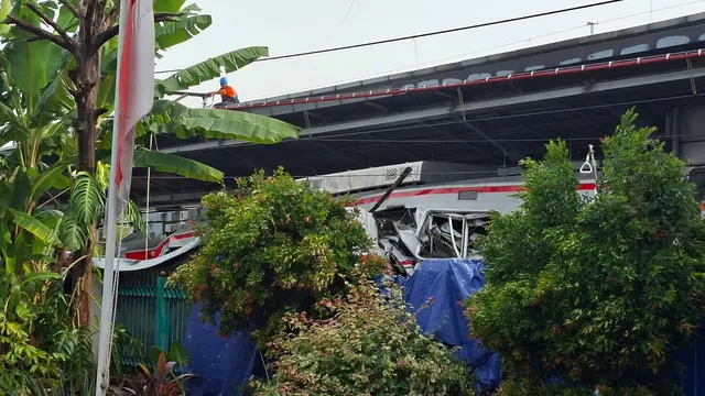 Situasi terkini usai kecelakaan kereta di Stasiun Bekasi Timur, Jawa Barat (Jabar) hingga Selasa pagi (28/4/2026).