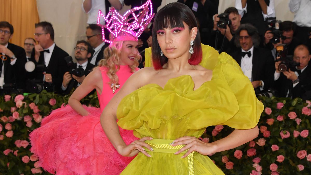 Lirik Lagu Apple dari Charli XCX, Merupakan Lagu Kesebelas dari Album ...