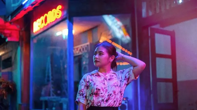 7 Potret Prilly Latuconsina di Yogyakarta, Syuting Series Baru