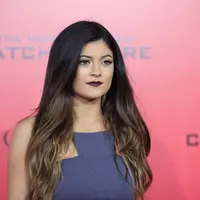 Seorang sumber mengatakan berita bohong yang beredar tentang Kylie memiliki bayi atau nama apa yang ia pilih untuk bayi itu hingga hal tentang saudarinya iri akan dia atau dia iri akan mereka. (Bintang/EPA)