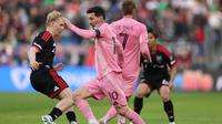 Lionel Messi mengontrol bola pada pertandingan MLS antara Inter Miami kontra D.C. United di M&T Bank Stadium. (Patrick Smith / GETTY IMAGES NORTH AMERICA / Getty Images via AFP)