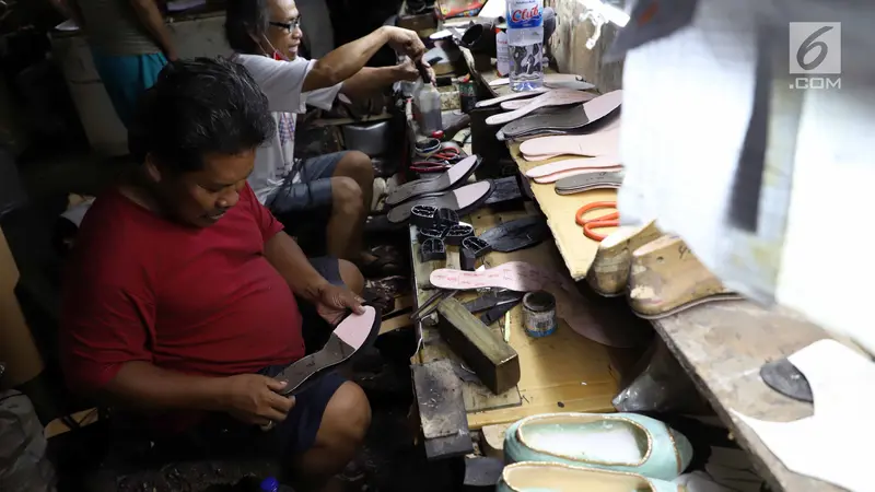 Stok Sepatu Dalam Negeri Terancam Larangan Terbatas Impor Bahan Baku