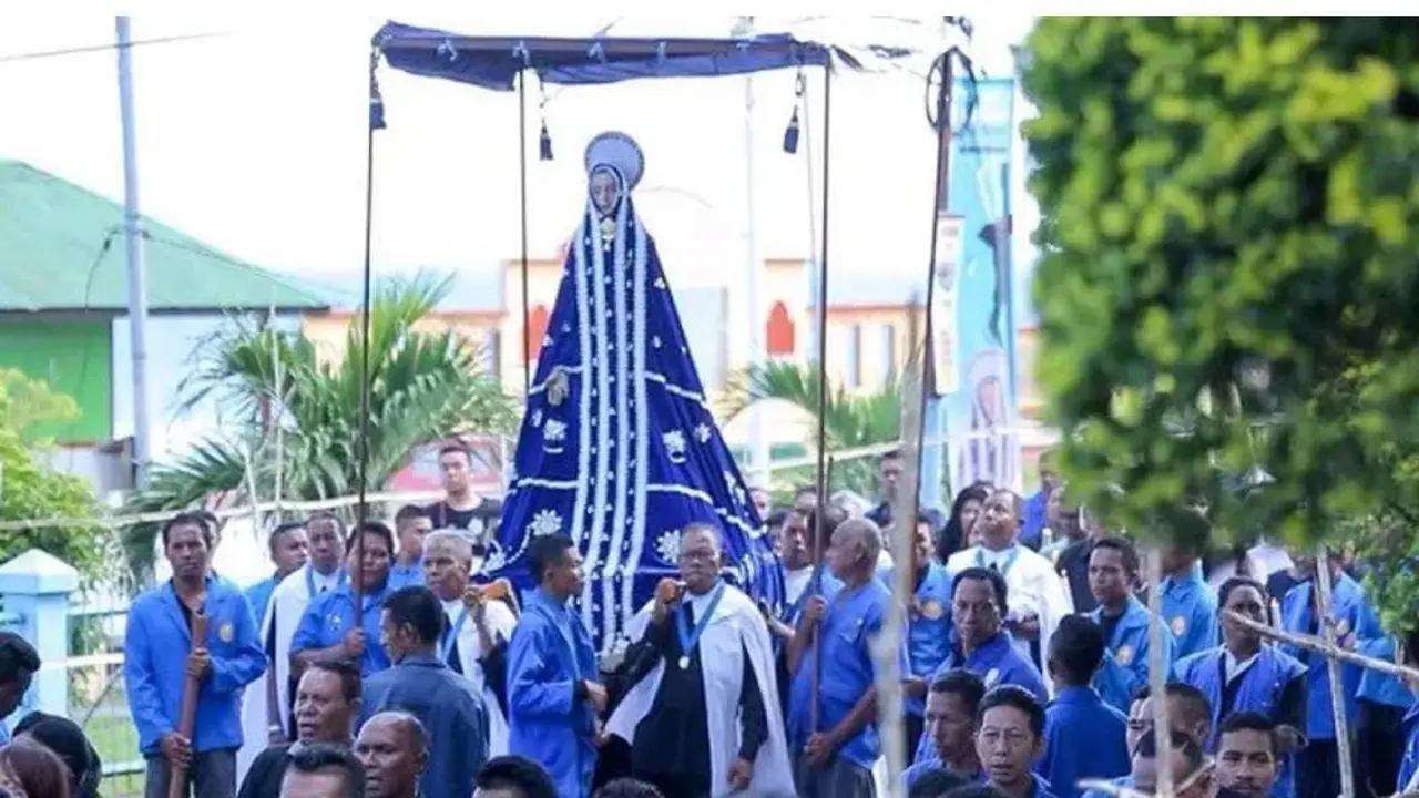 Larantuka, Patung Bunda Maria Bersedih Diarak Saat Semana Santa (Foto: Christina Nila)