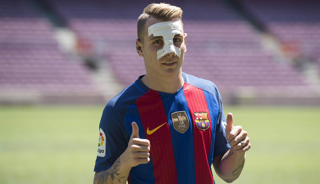 3. Lucas Digne, untuk sementara bek sayap Prancis ini kemungkinan hanya akan jadi pelapis Jordi Alba. Namun bakatnya membuat mantan pemain PSG ini memiliki potensi untuk menjadi salah satu bek kiri terbaik di dunia. (AFP/Josep Lago)