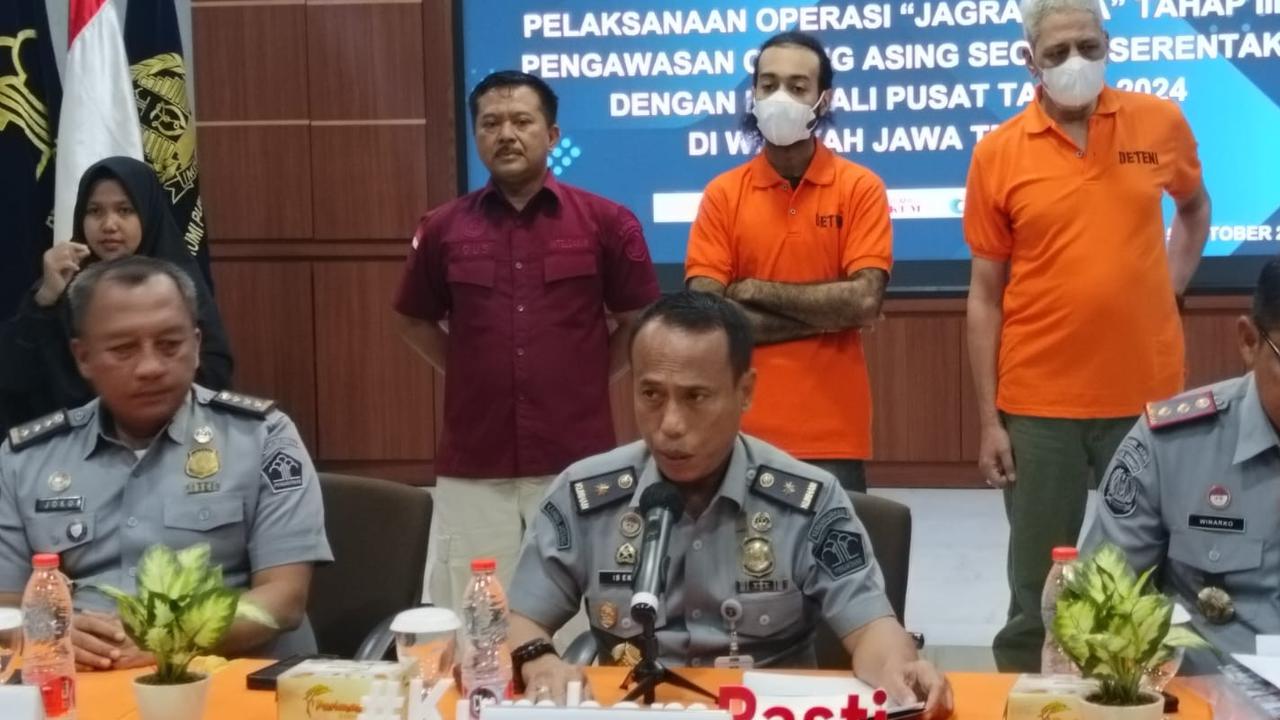 Delapan WN China Salahgunakan Visa, Ditangkap Saat Kerja di Solo Raya