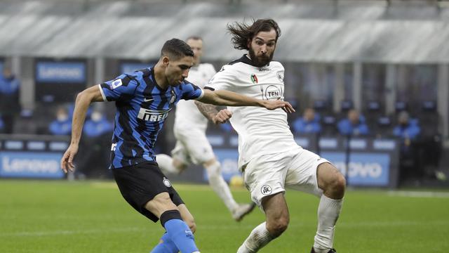 Bek Inter Milan, Achraf Hakimi mencetak gol ke gawang Spezia di Giuseppe Meazza, Minggu (20/12/2020).