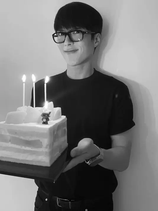 <p>Perayaan ulang tahun Jang Ki Yong ke-32. [Foto: Instagram/juanxkui]</p>