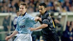 2. Pavel Nedved - Gelandang tangguh asal Ceko ini merupakan motor serangan Lazio. Pavel Nedved berhasil mengantakan Lazio meraih Scudetto pada musim 1999-2000. (AFP/Thomas Coex)