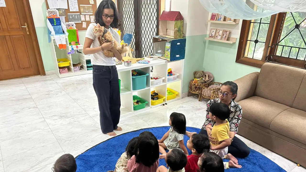 Orangtua bekerja kini mencari pilihan tempat penitipan anak atau daycare yang memiliki aktivitas atau pendekatan untuk stimulasi potensi anak.