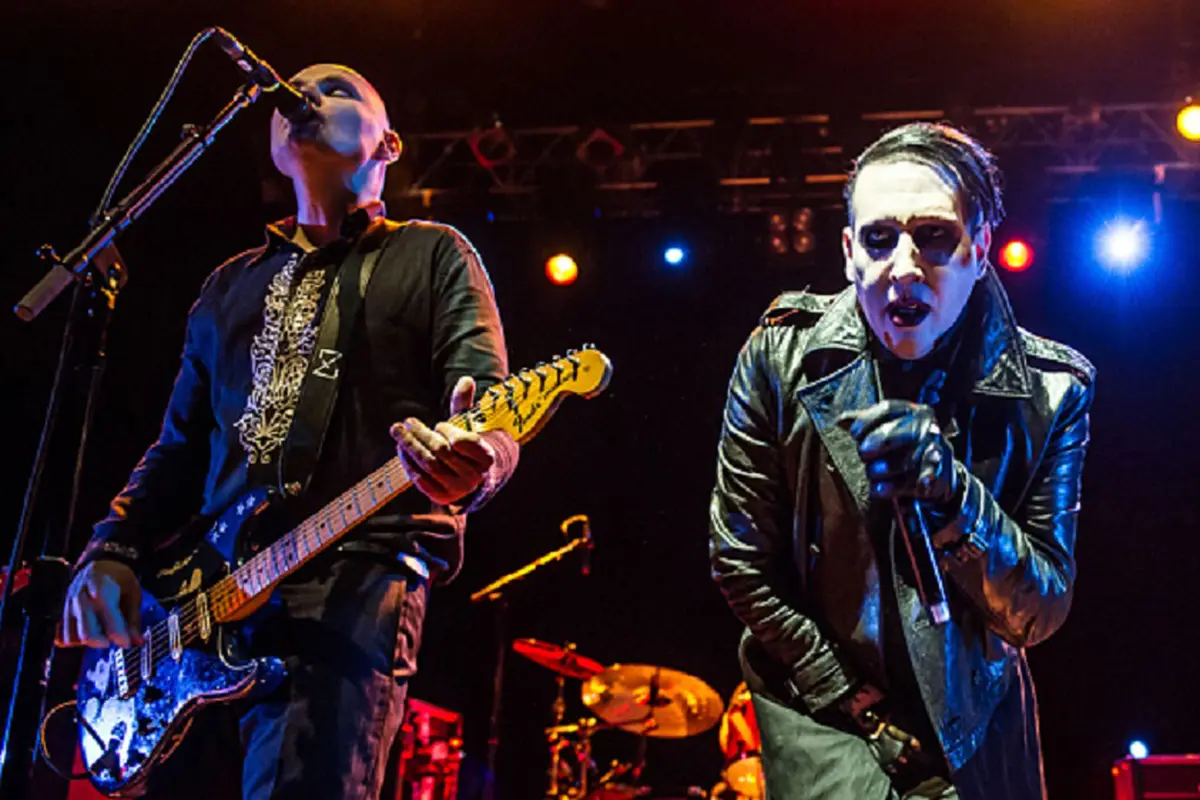 Marilyn Manson Perangi Bajakan Pakai Playstation One