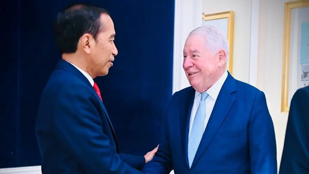 Presiden Joko Widodo (Jokowi) bertemu CEO Freeport McMoRan, Ricard Adkerson, saat kunjungan kerja ke Washington DC, Amerika Serikat, Senin, (13/11/2023). (Foto: Biro Pers, Media, dan Informasi Sekretariat Presiden)