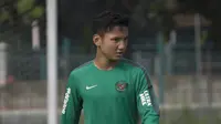 Pemain Timnas U-19, Abimanyu mengikuti sesi latihan di Lapangan ABC, Senayan, Jakarta, Selasa (20/2/2018). (Bola.com/Asprilla Dwi Adha)