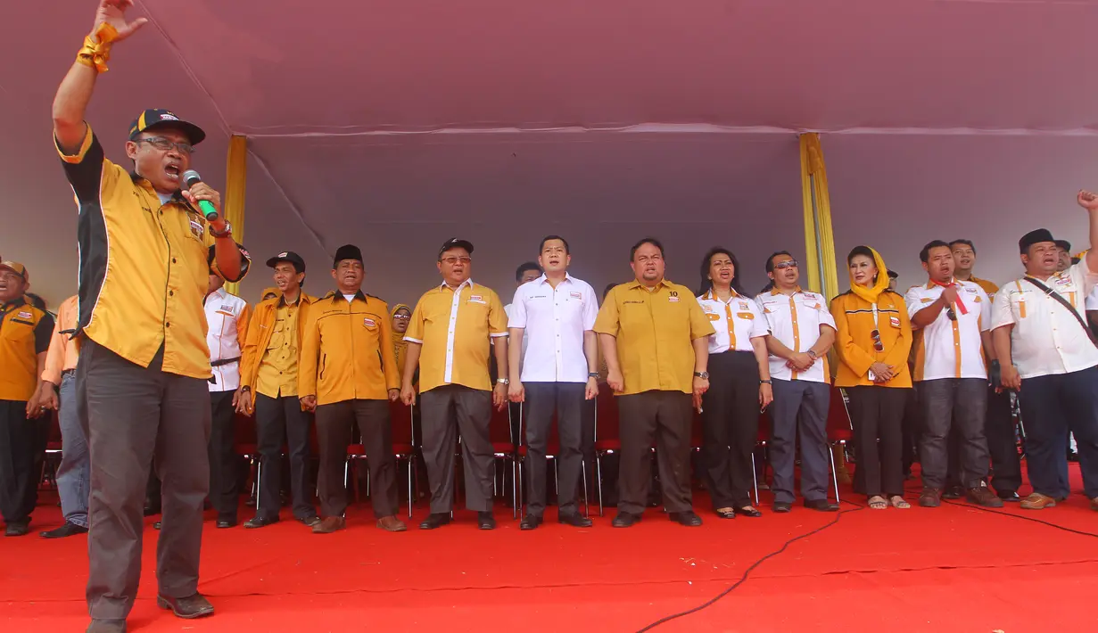Di depan ribuan pendukung Partai Hanura, HT akan melakukan perubahan pembangunan yang lebih diarahkan ke kalangan menengah ke bawah (Liputan6.com/Rini Suhartini)