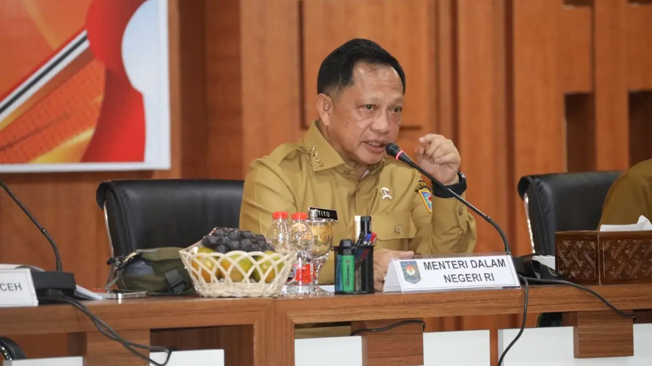 Menteri Dalam Negeri (Mendagri) sekaligus Ketua Satuan Tugas (Kasatgas) Percepatan Rehabilitasi dan Rekonstruksi (PRR) Pascabencana Sumatera Muhammad Tito Karnavian.