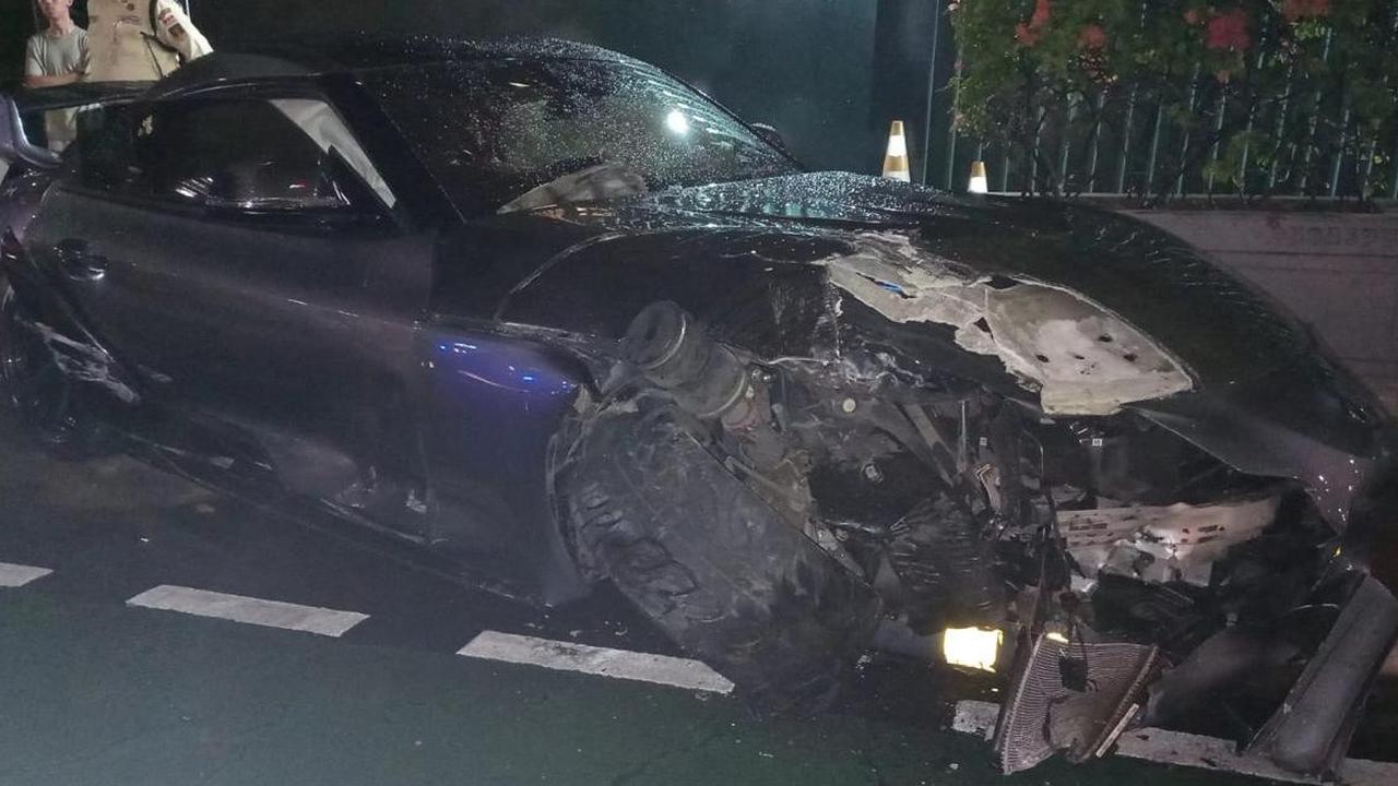 Kronologi Mobil Sport Toyota Supra Hancur Tabrak Tiang di Jalan MH Thamrin