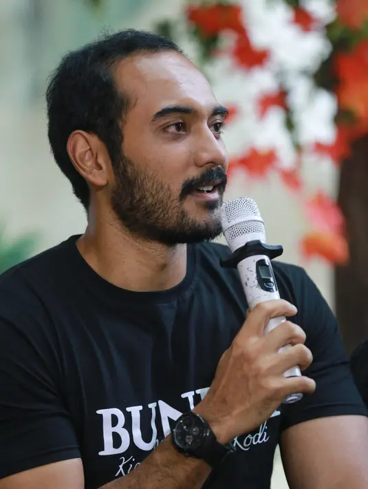 "Sheila is very hard working, ia juga aktris di Perancis. Di Indonesia, ia sempat menjadi model. Ia pelaut, ia udah pernah keliling, udah sebulan di laut. Jadi she is amazing," ujarnya di kawasan Kuningan, beberapa waktu lalu. (Adrian Putra/Bintang.com)