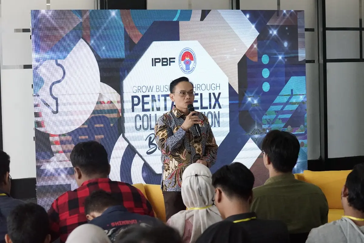 Kemenpora RI) mengajak kalangan akademisi, bisnis, komunitas, pemerintah dan media, berkolaborasi mengajak sekaligus mengembangkan generasi muda yang pandai dalam dunia bisnis dalam seminar Pentahelix Collaboration. (Liputan6.com)