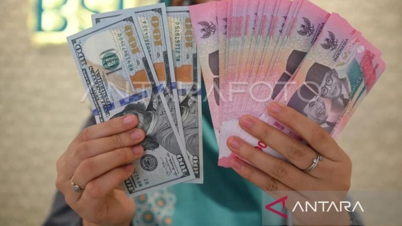 Kurs Rupiah Dekati Rp17.000: Ujian Kredibilitas Kebijakan Ekonomi Indonesia