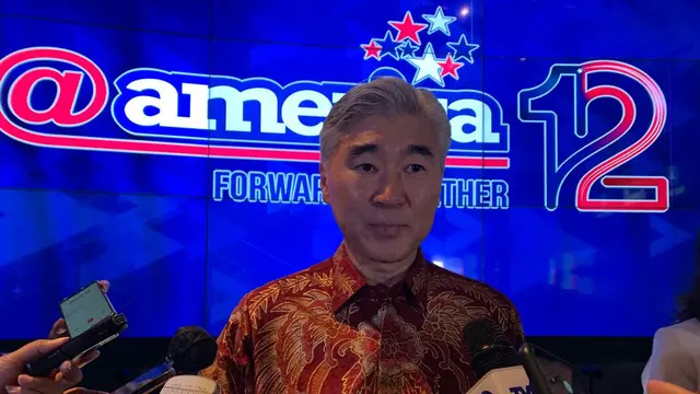 Duta Besar AS untuk Indonesia Sung Y. Kim dalam acara ulang tahun ke-12 @america di Pacific Place, Kamis (15/12/2022). (Liputan6.com/Benedikta Miranti)