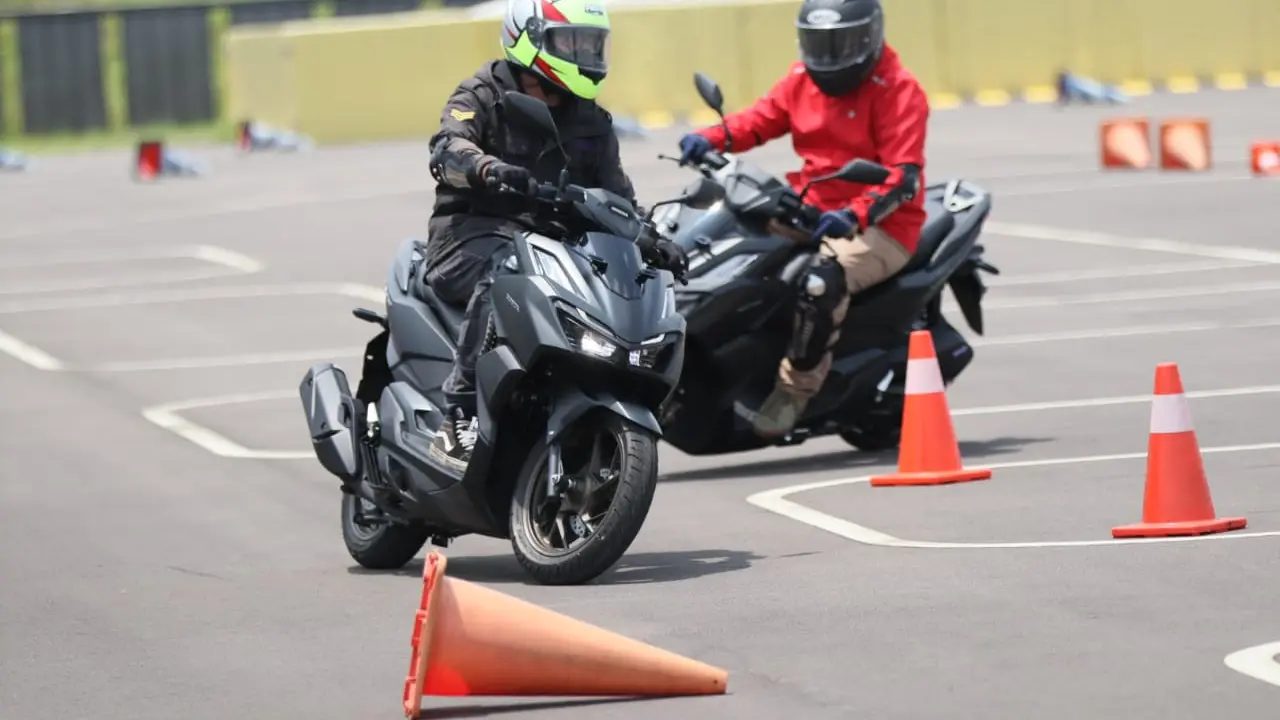 Handling all new Honda Vario 160 (Arief A/Liputan6.com)