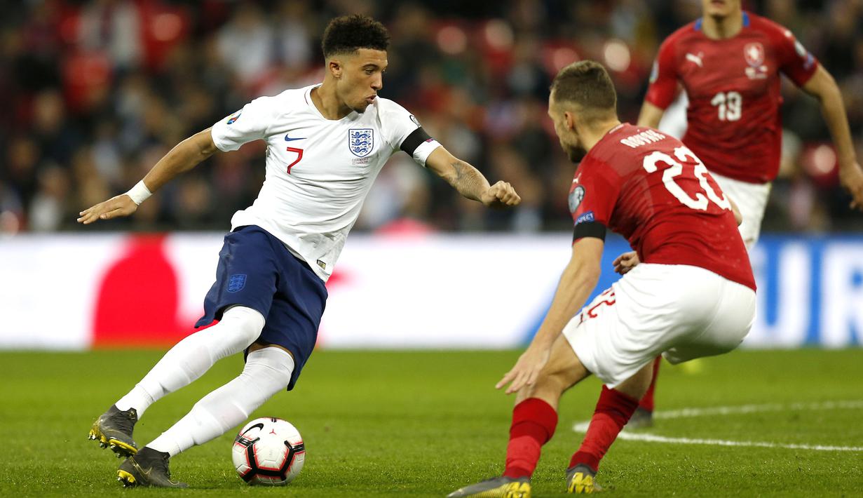 5. Jadon Sancho (Inggris) - Pemain berusia 18 tahun ini tampil mengesankan bersama Borussia Dortmund. Timnas Inggris pun memanggilnya untuk berlaga di Kualifikasi Piala Eropa 2020. (AFP/Ian Kington)