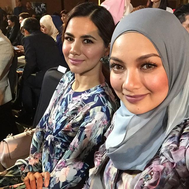 6 Potret Kebersamaan Noor Nabila dan Neelofa, Sang Kakak Artis Malaysia