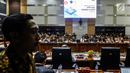 Suasana RDP Komisi III DPR dengan KPK di Kompleks Parlemen Senayan, Jakarta, Senin (23/7). Rapat membahas Program dan Anggaran KPK, dalam kesempatan itu Anggota Komisi III menyinggung Jual-Beli Fasilitas di Lapas Sukamiskin. (Liputan6.com/Johan Tallo)