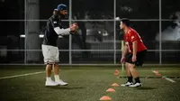 Bintang NFL Kunjungi Indonesia, Berikan Pelatihan American Football di Jakarta dan Bali