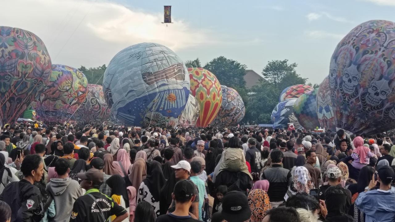 Tradisi Balon Udara Pekalongan Padati Jalur Penerbangan Tersibuk di Indonesia, Ini kata AirNav