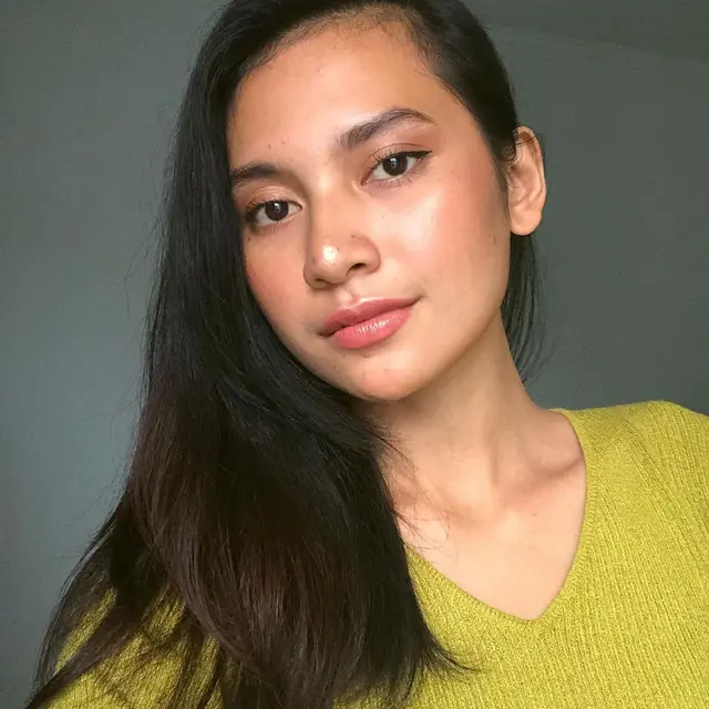 Jalani Pemotretan Sendiri Pakai Timer, Ini 6 Foto Selfie Menawan Indah Permatasari