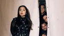 <p>Bernadya selalu tampil mencuri perhatian dengan pilihan outfit serba hitam yang menjadi ciri khasnya. [@bernadyaribka].</p>