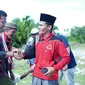 Faldo Maldini pun punya cara berbeda untuk menjalin komunikasi dengan masyarakat Pesisir Selatan. (Istimewa)