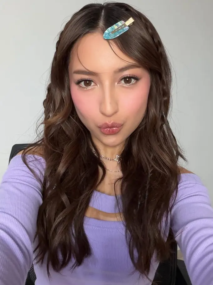 Biasa Tampil ala Latina Girl, Potret Jennifer Coppen Dipulas Korean Makeup ala Idol Korea