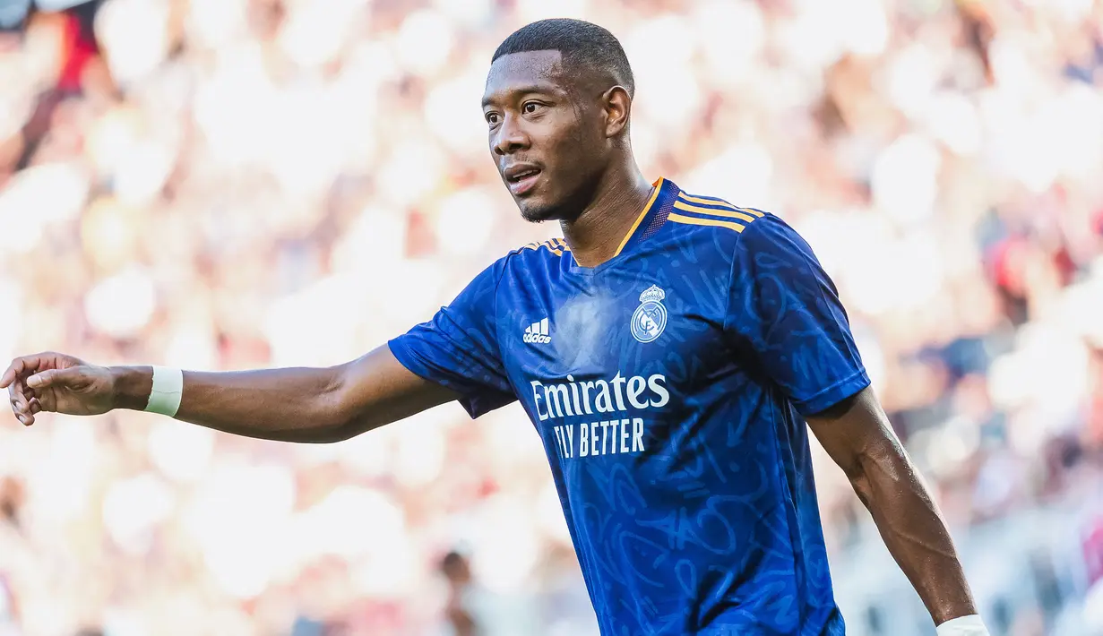 Bek kiri: David Alaba. Pemain berusia 29 tahun ini dikontrak Real Madrid selama 5 tahun usai dilepas gratis Bayern Munchen. Total 12 musim bersama FC Hollywood telah bermain dalam 431 laga dengan mencetak 33 gol di semua kompetisi. (Foto: AFP/EXPA/APA/Dominik Angerer)