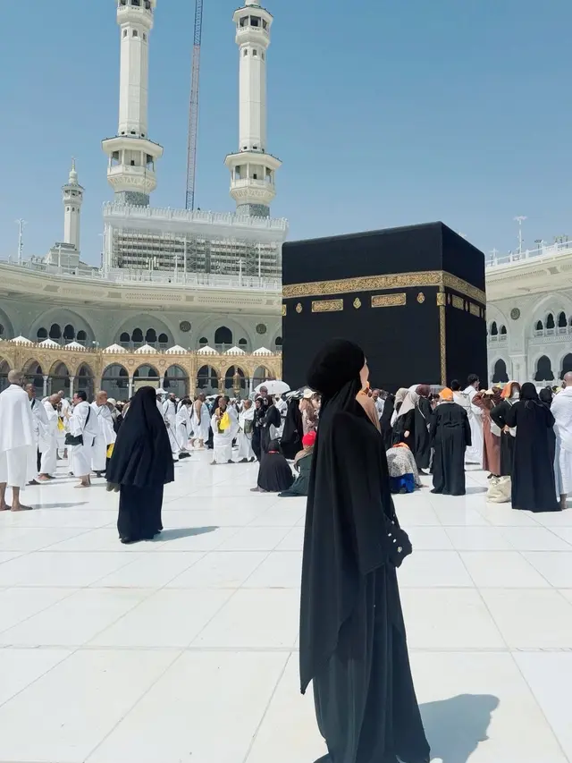 Ummi Quary umrah (instagram.com/ummi_quary)