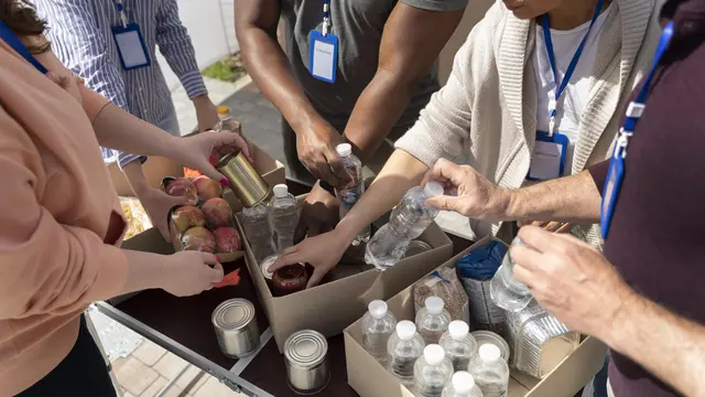 Ilustrasi Berjiwa Sosial