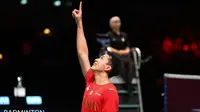 Tunggal putra Indonesia Jonatan Christie merayakan kemenangannya atas Anders Anthonsen dari Denmark pada partai ketiga Thomas Cup 2021 di Ceres Arena, Aarhus, Denmark, Sabtu, 16 Oktober. Indonesia menang 3-1. (Foto: Badminton Photo/Yves Lacroix)