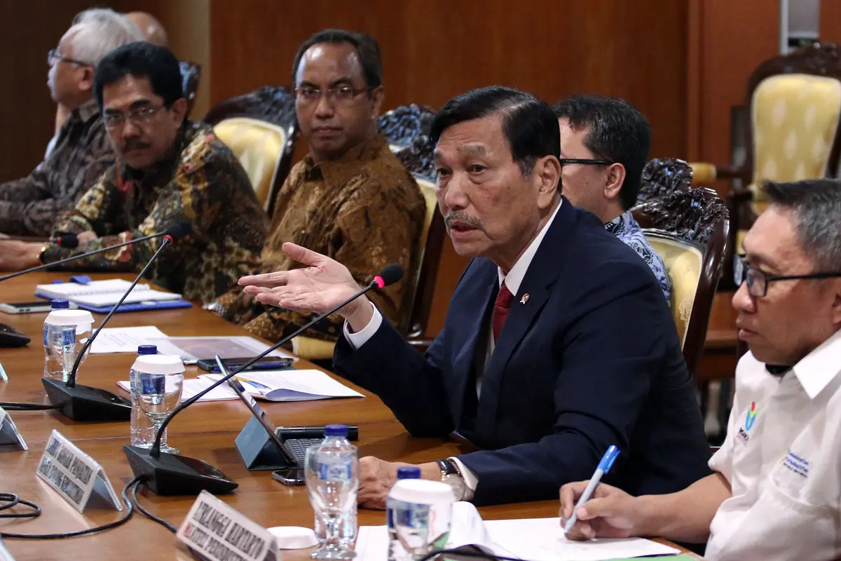 Menko Luhut Bahas Industri Mobil Listrik Nasional Bareng DPR