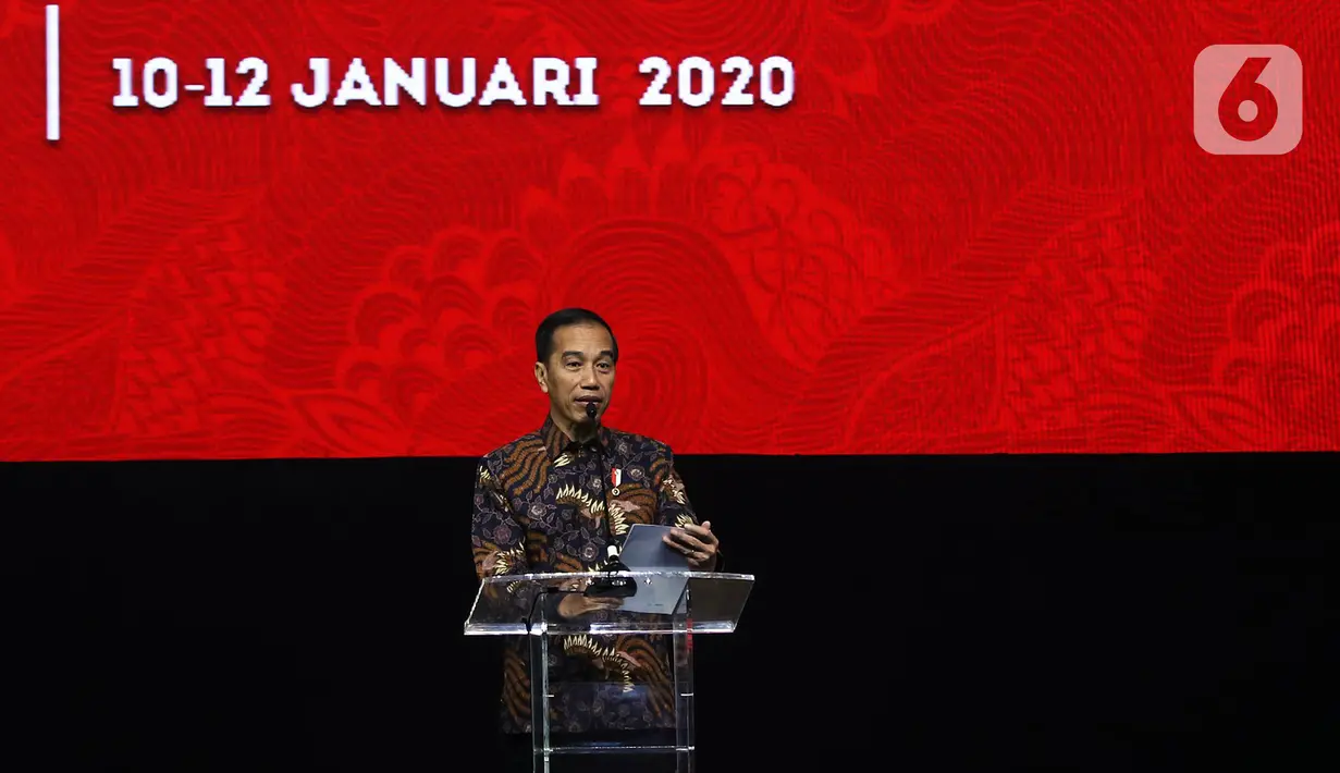 Presiden Joko Widodo atau Jokowi menyampaikan sambutan saat pembukaan Rakernas I dan HUT ke-47 PDIP di JIEXPO Kemayoran, Jakarta, Jumat (10/1/2020). Rakernas ini bertajuk 'Solid Bergerak Wujudkan Indonesia Negara Industri Berbasis Riset dan Inovasi Nasional'. (Liputan6.com/Johan Tallo)