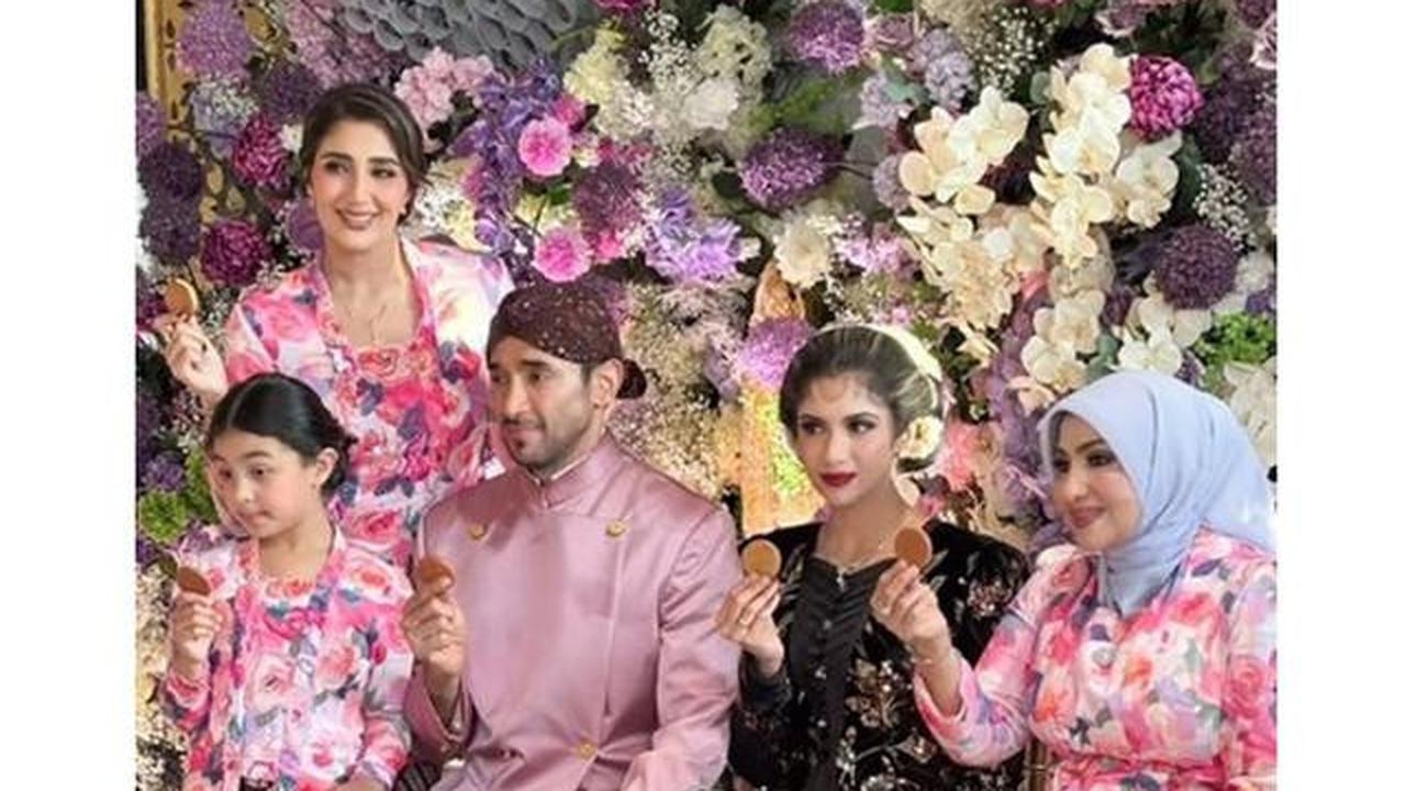 6 Potret Tania Nadira di Pengajian &amp; Siraman Adik Ipar, Anggun dengan Gamis dan Kebaya