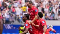 Pemain Timnas Swiss, merayakan gol yang dicetak Johan Manzambi ke gawang Timnas Bosnia-Herzegovina dalam laga kedua Grup B Piala Dunia 2026 di Inglewood, Calif, Jumat (19/6/2026) dini hari WIB. (AP Photo/Mark J. Terrill)
