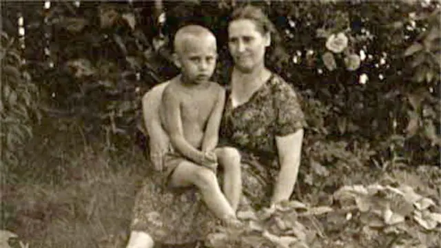 Vladimir Putin kecil.