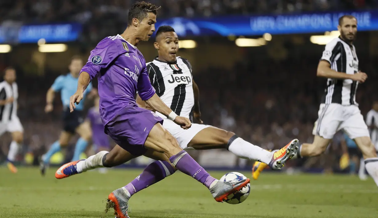 Striker Real Madrid, Cristiano Ronaldo, saat pertandingan melawan Juventus pada laga final Liga Champions di Stadion Millennium, Cardiff, Wales, Sabtu, (3/6/2017). Real Madrid menang 4-1. (AP/Kirsty Wigglesworth)